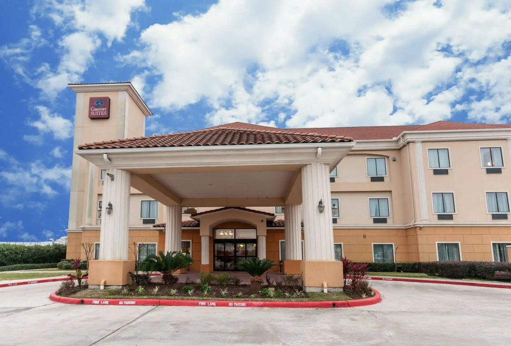 photo 1 of Spark by Hilton Houston Hobby Airport