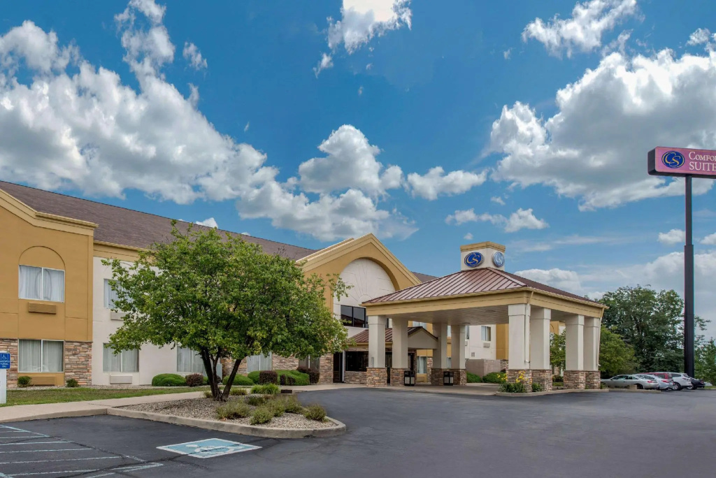photo 1 of Comfort Suites Lafayette University Area