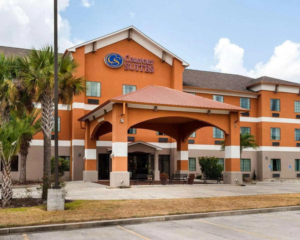 photo 1 of Comfort Suites Oil Center