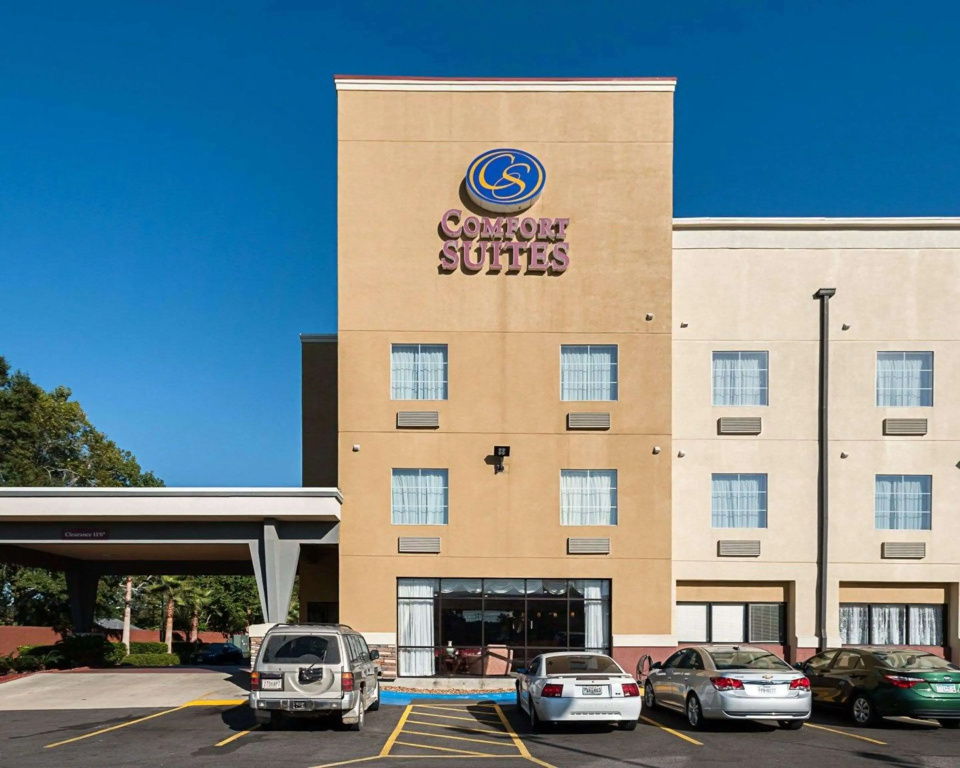 photo 1 of Comfort Suites Lake Charles