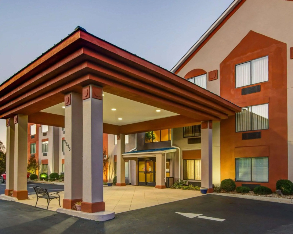 photo 1 of Comfort Suites Northside Hospital Gwinnett