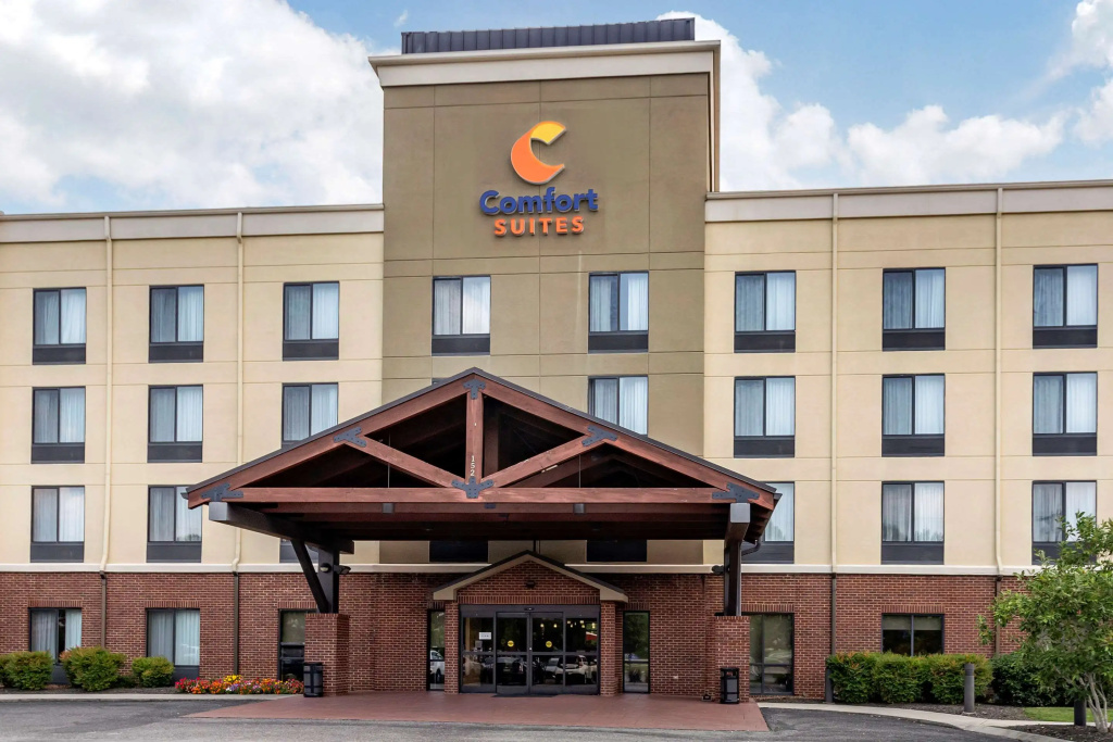 photo 1 of Comfort Suites Manchester near Arnold AFB