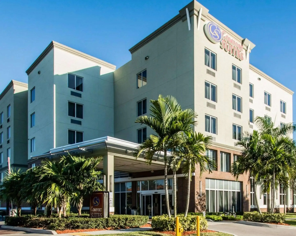photo 1 of Comfort Suites Miami Airport North