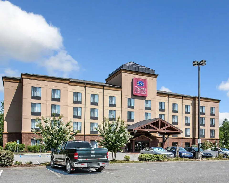 photo 1 of Comfort Suites