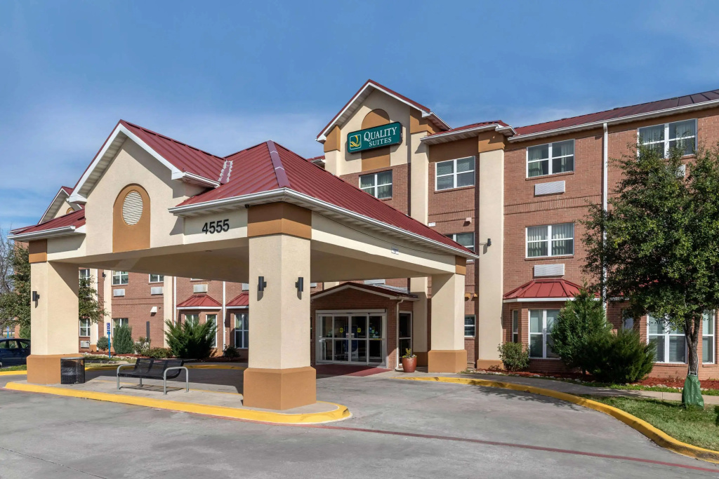 photo 1 of Quality Suites Addison - Dallas