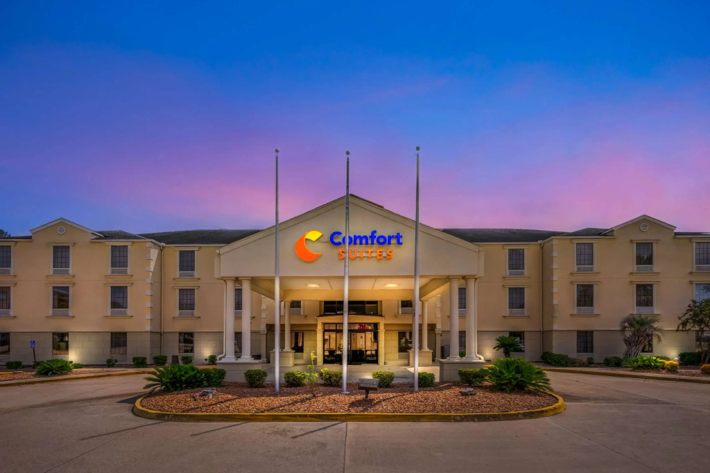 photo 1 of Comfort Suites Port Allen - Baton Rouge