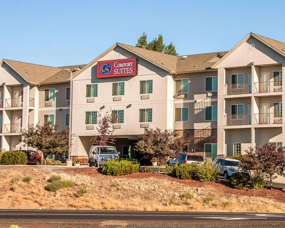 photo 1 of Comfort Suites Redmond Airport