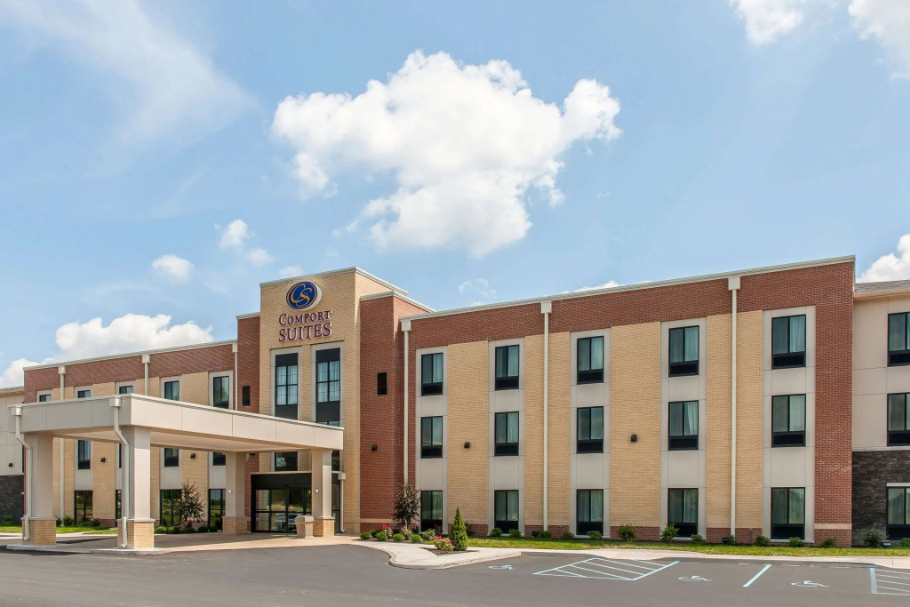 photo 1 of Comfort Suites Rensselaer near Fair Oaks