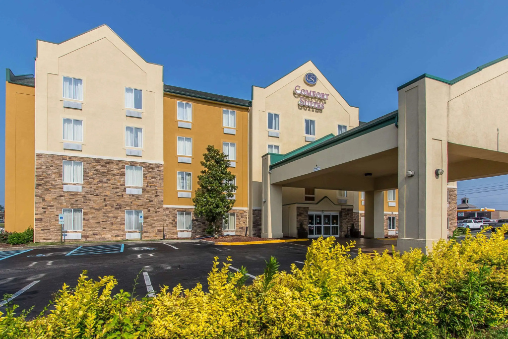 photo 1 of Comfort Suites Richmond