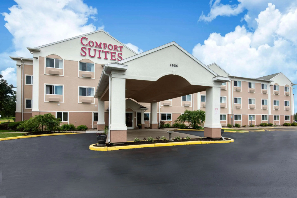 photo 1 of Comfort Suites Rochester Henrietta University Area