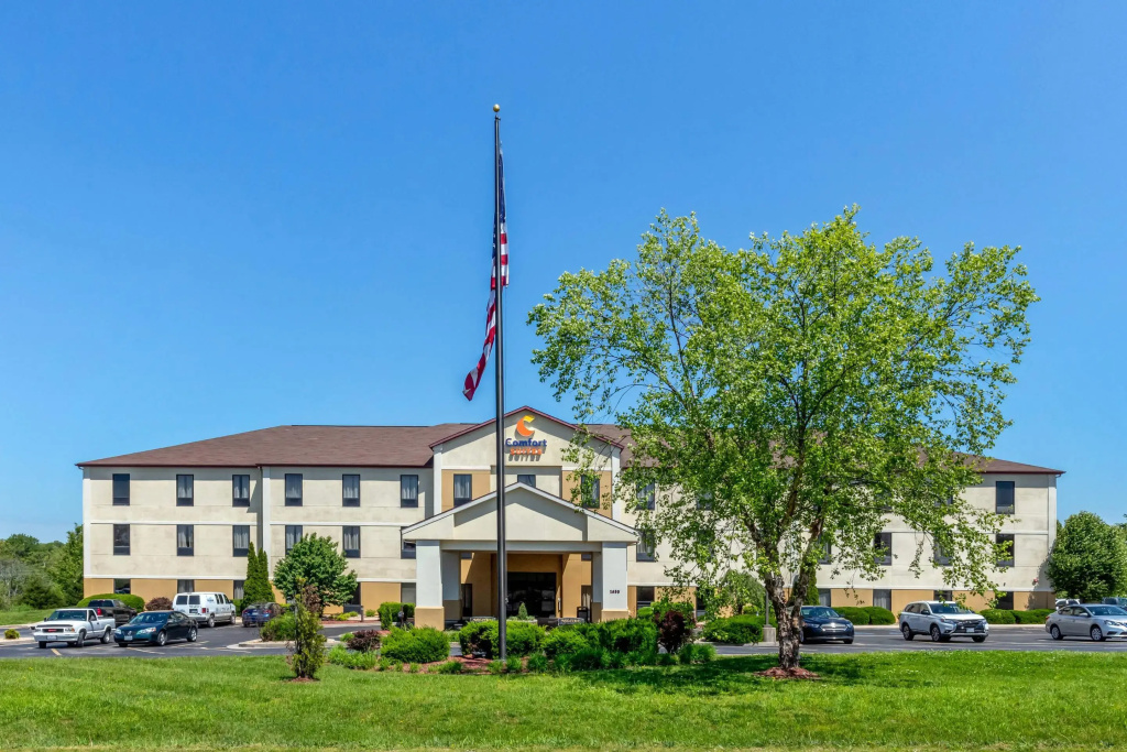 photo 1 of Comfort Suites Rolla
