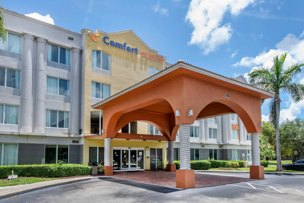 photo 1 of Comfort Suites Tamarac Sawgrass