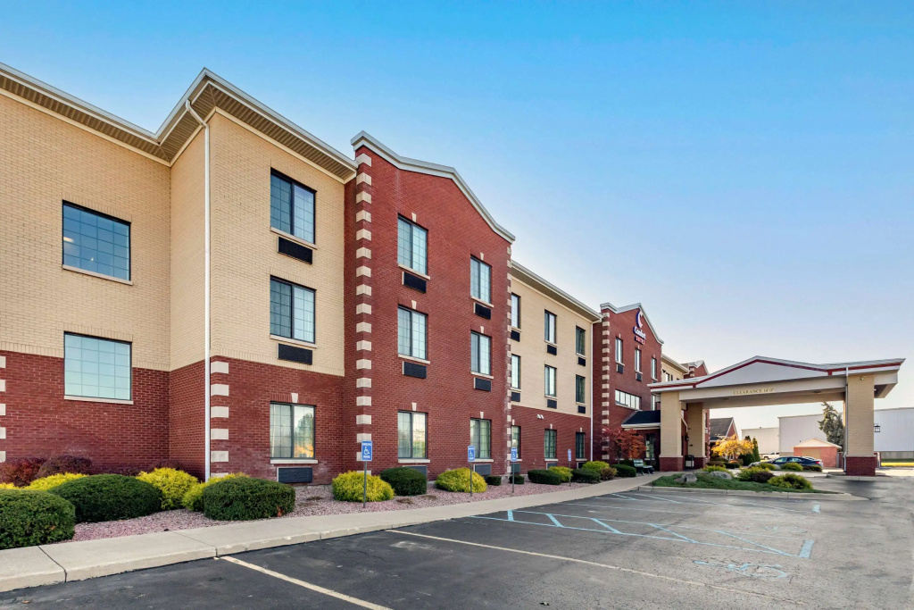 photo 1 of Comfort Suites Grand Rapids South