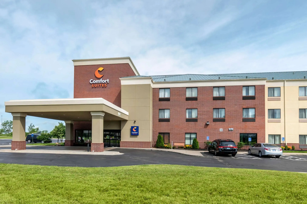 photo 1 of Comfort Suites Speedway - Kansas City
