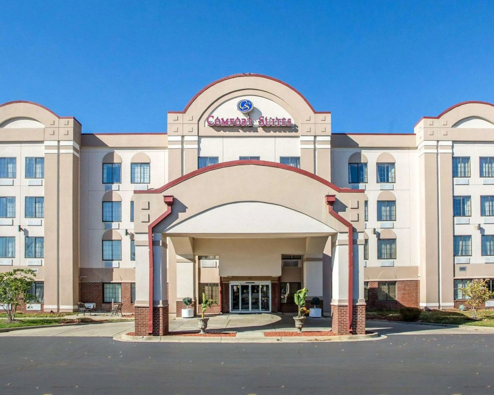 photo 1 of Comfort Suites Springfield I-70