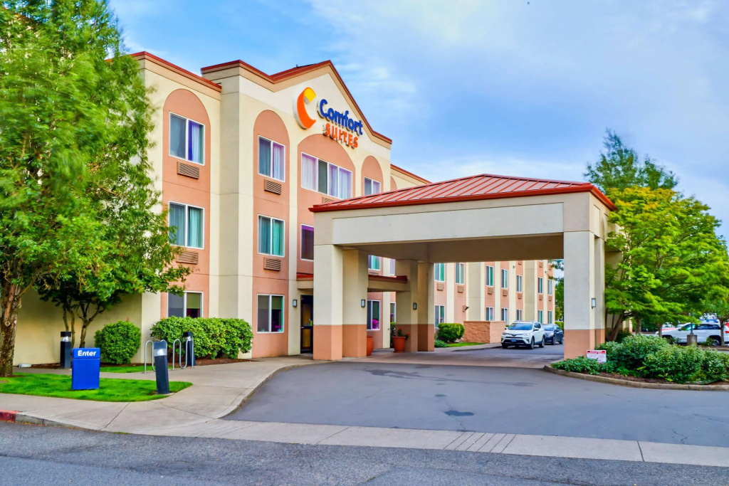photo 1 of Comfort Suites Springfield-Eugene