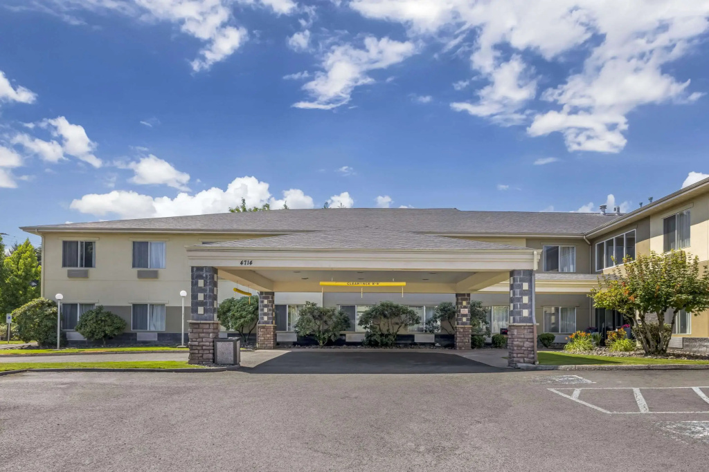 photo 1 of Comfort Suites Near Vancouver Mall