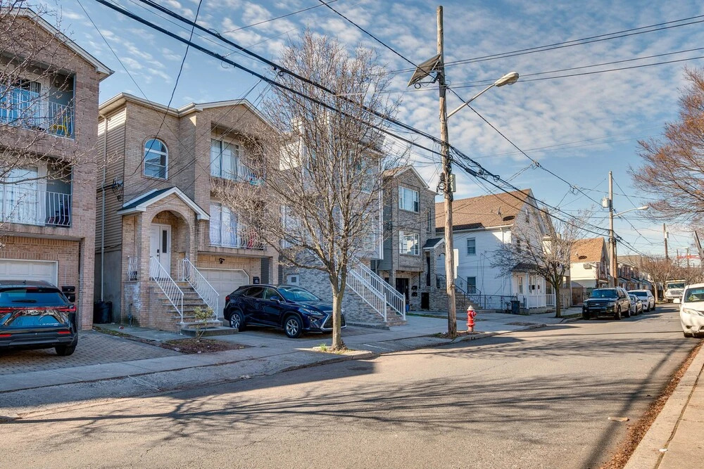photo 1 of Comfortable Elizabeth Retreat ~ 16 Mi to Manhattan