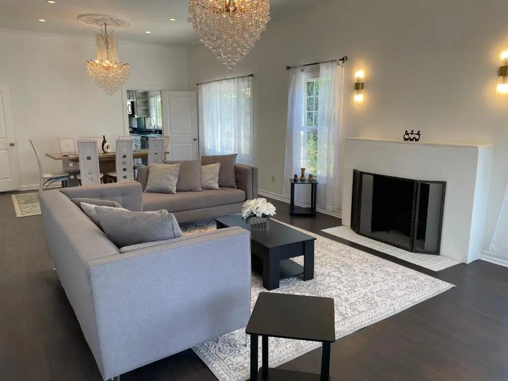 photo 1 of Contemporary 5 bed- 4 bath Beverly Hills Home