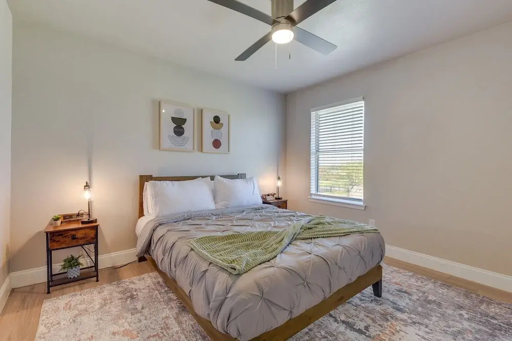 photo 1 of 6 Mi to At&t Stadium: Grand Prairie Apt w/ Balcony