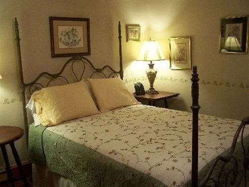photo 1 of Corner Oak Manor