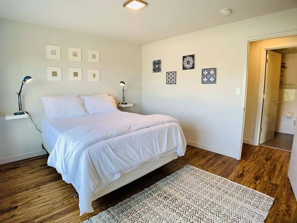 photo 1 of Corner Unit with Panoramic Views