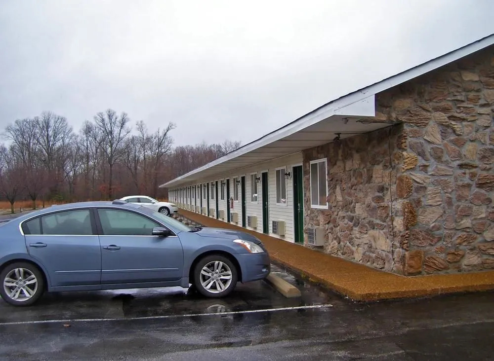 photo 1 of Colonial Inn
