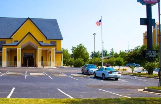 photo 1 of Country Hearth Inn-Union City