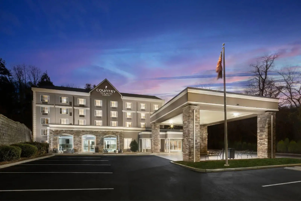 photo 1 of La Quinta Inn & Suites by Wyndham Downtown Asheville