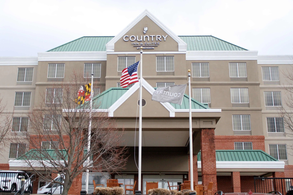 photo 1 of Country Inn & Suites by Radisson, BWI Airport (Baltimore), MD