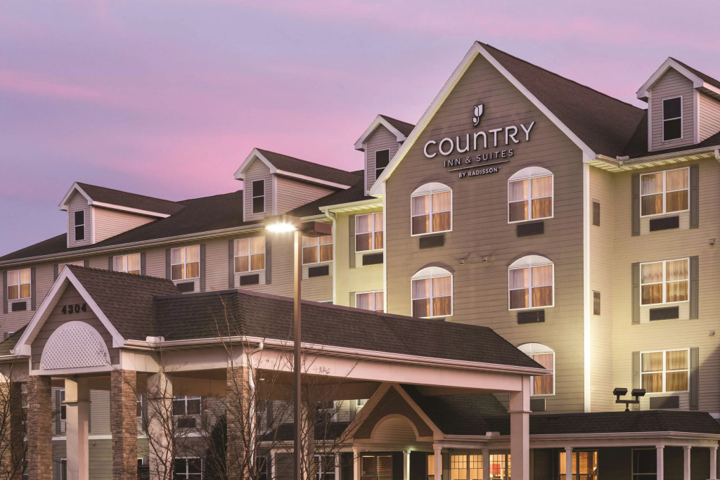 photo 1 of Country Inn & Suites by Radisson, Bentonville South - Rogers, AR