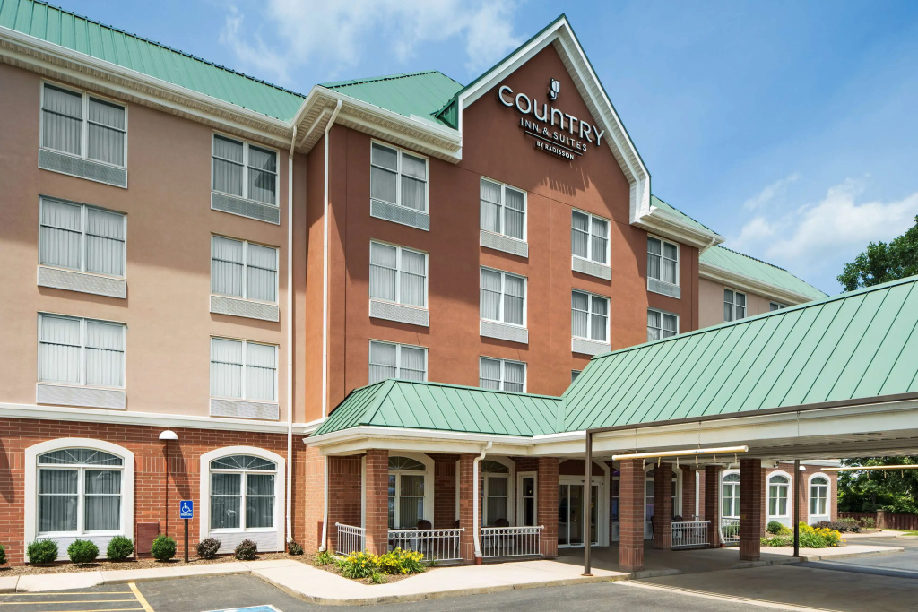 photo 1 of Comfort Inn & Suites Cuyahoga Falls - Akron