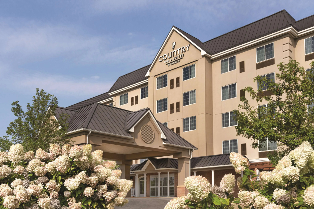 photo 1 of Country Inn & Suites by Radisson, Grand Rapids East, MI
