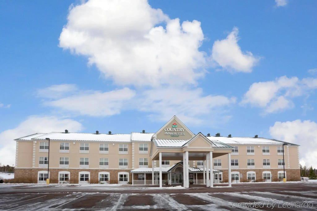 photo 1 of Country Inn & Suites by Radisson, Houghton, MI