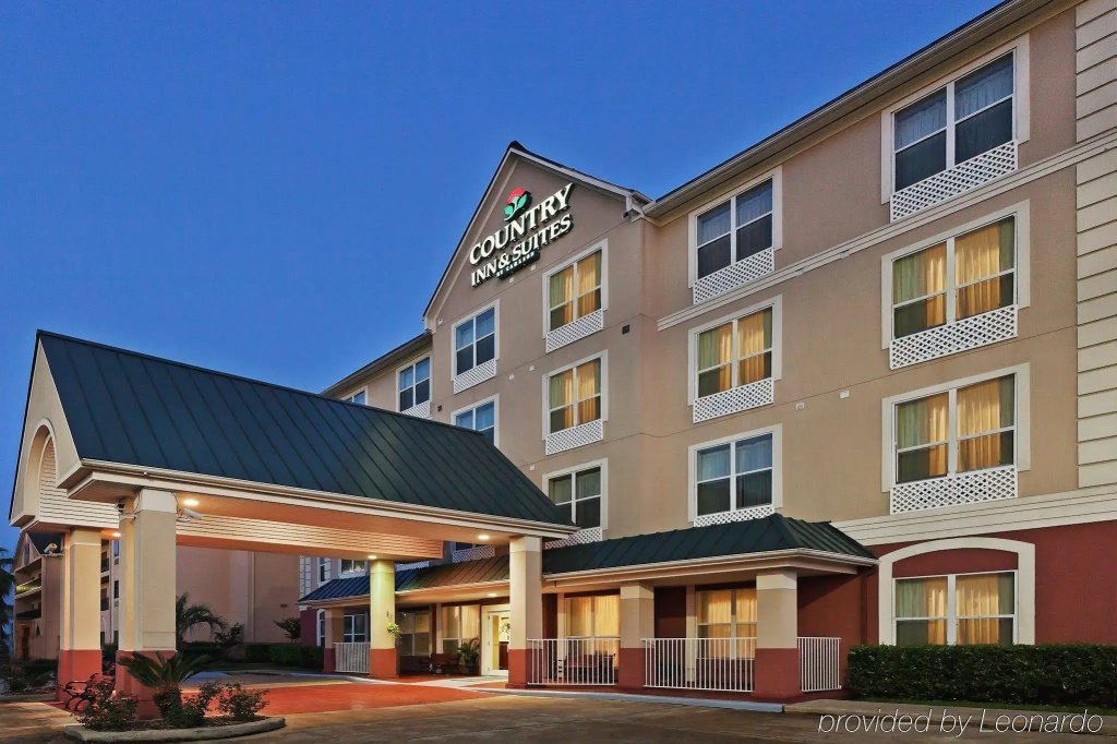 photo 1 of Sonesta Essential IAH Airport JFK Boulevard