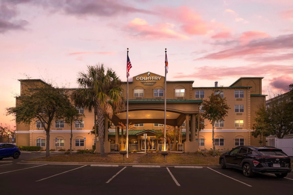 photo 1 of Country Inn & Suites by Radisson, Jacksonville West, FL