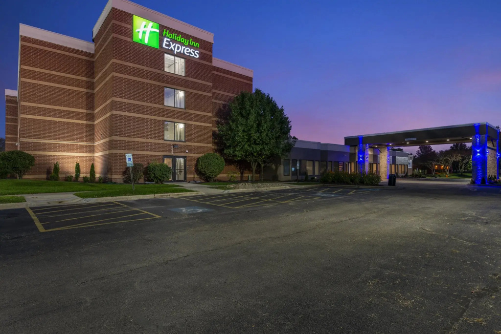 photo 1 of Holiday Inn Express Naperville by IHG