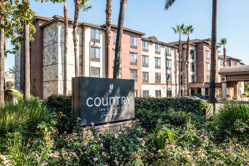 photo 1 of Country Inn & Suites by Radisson, Ontario at Ontario Mills, CA