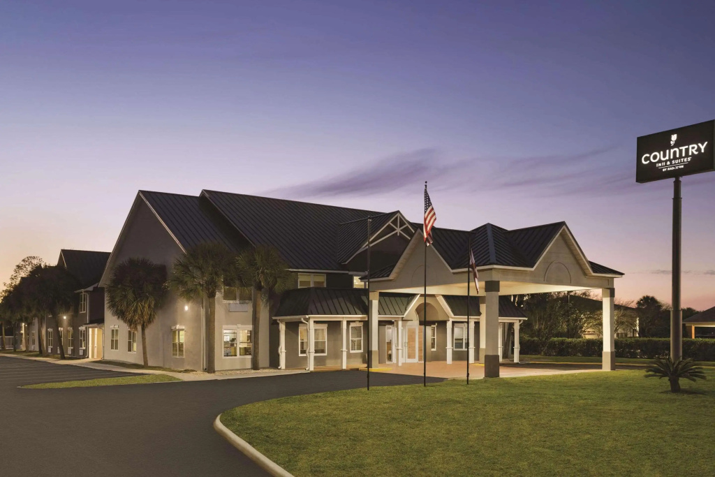 photo 1 of Country Inn & Suites by Radisson, Panama City, FL