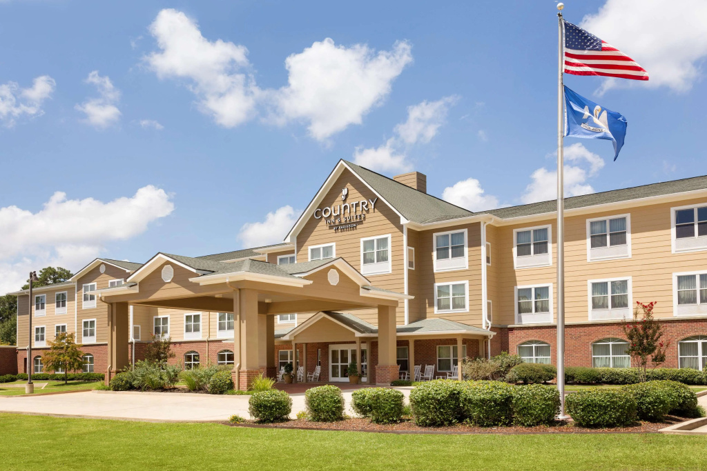 photo 1 of Country Inn & Suites by Radisson, Pineville, LA