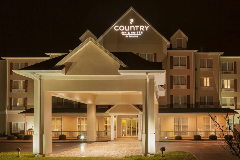 photo 1 of Country Inn & Suites by Radisson, Princeton, WV