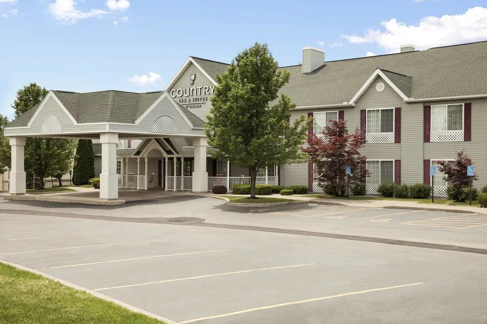 photo 1 of Country Inn and Suites Rochester Henrietta
