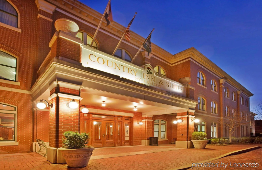 photo 1 of Country Inn & Suites By Radisson, St. Charles, Mo