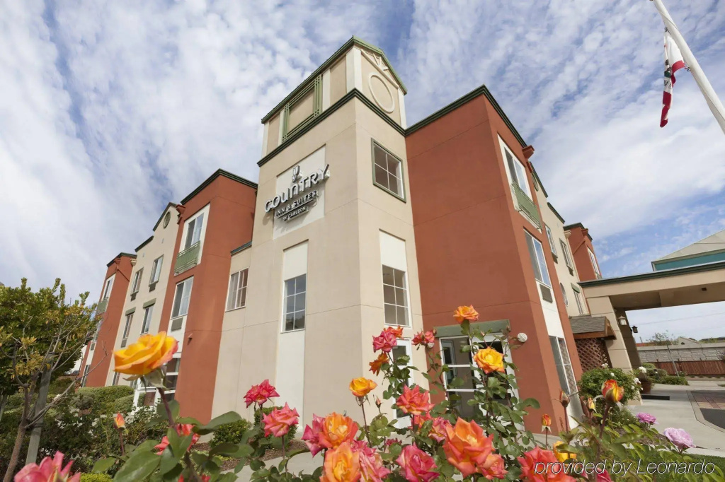 photo 1 of Country Inn & Suites by Radisson, San Carlos, CA