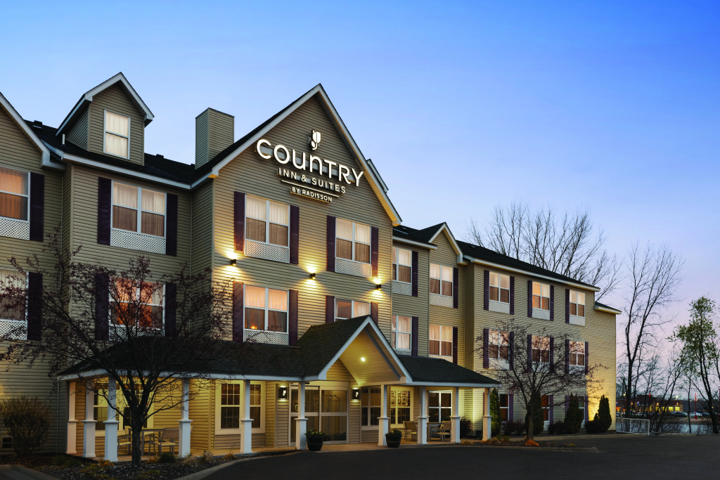 photo 1 of Country Inn & Suites by Radisson, Schaumburg, IL