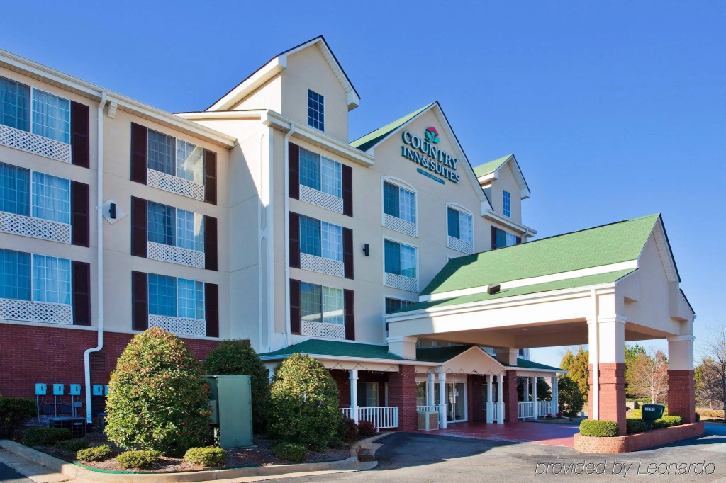 photo 1 of Country Inn & Suites by Radisson, Buford at Mall of Georgia, GA