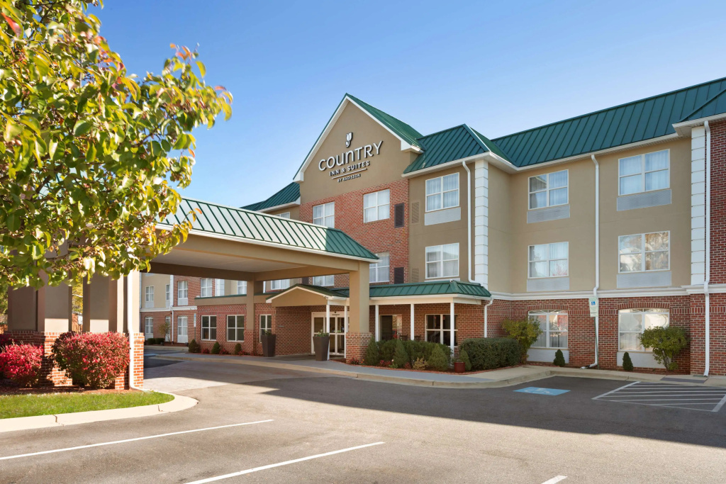 photo 1 of Country Inn & Suites by Radisson, Camp Springs (Andrews Air Force Base), MD