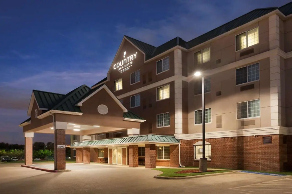 photo 1 of Country Inn & Suites by Radisson, DFW Airport South, TX