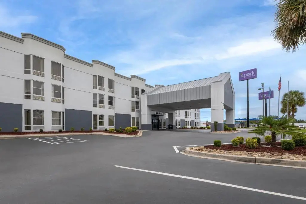 photo 1 of Spark by Hilton Florence North I-95, SC