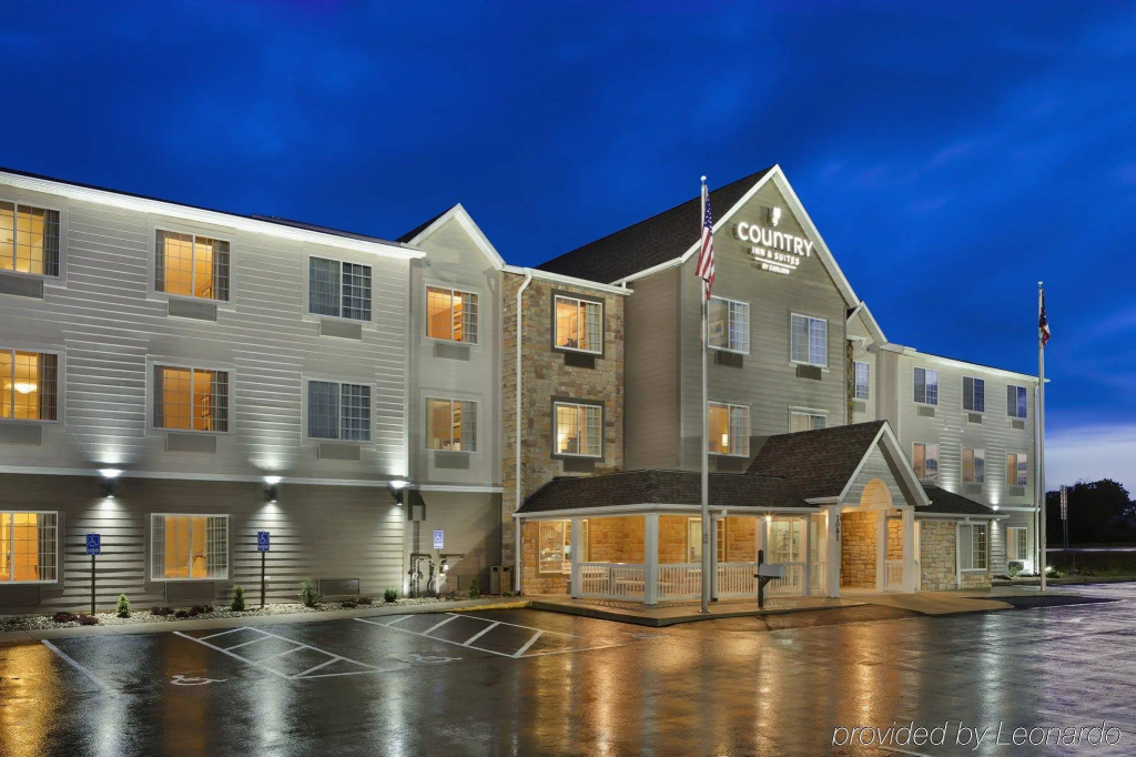 photo 1 of Country Inn & Suites by Radisson, Marion, OH